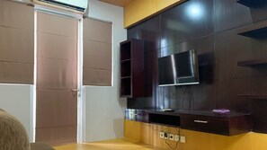 TV 