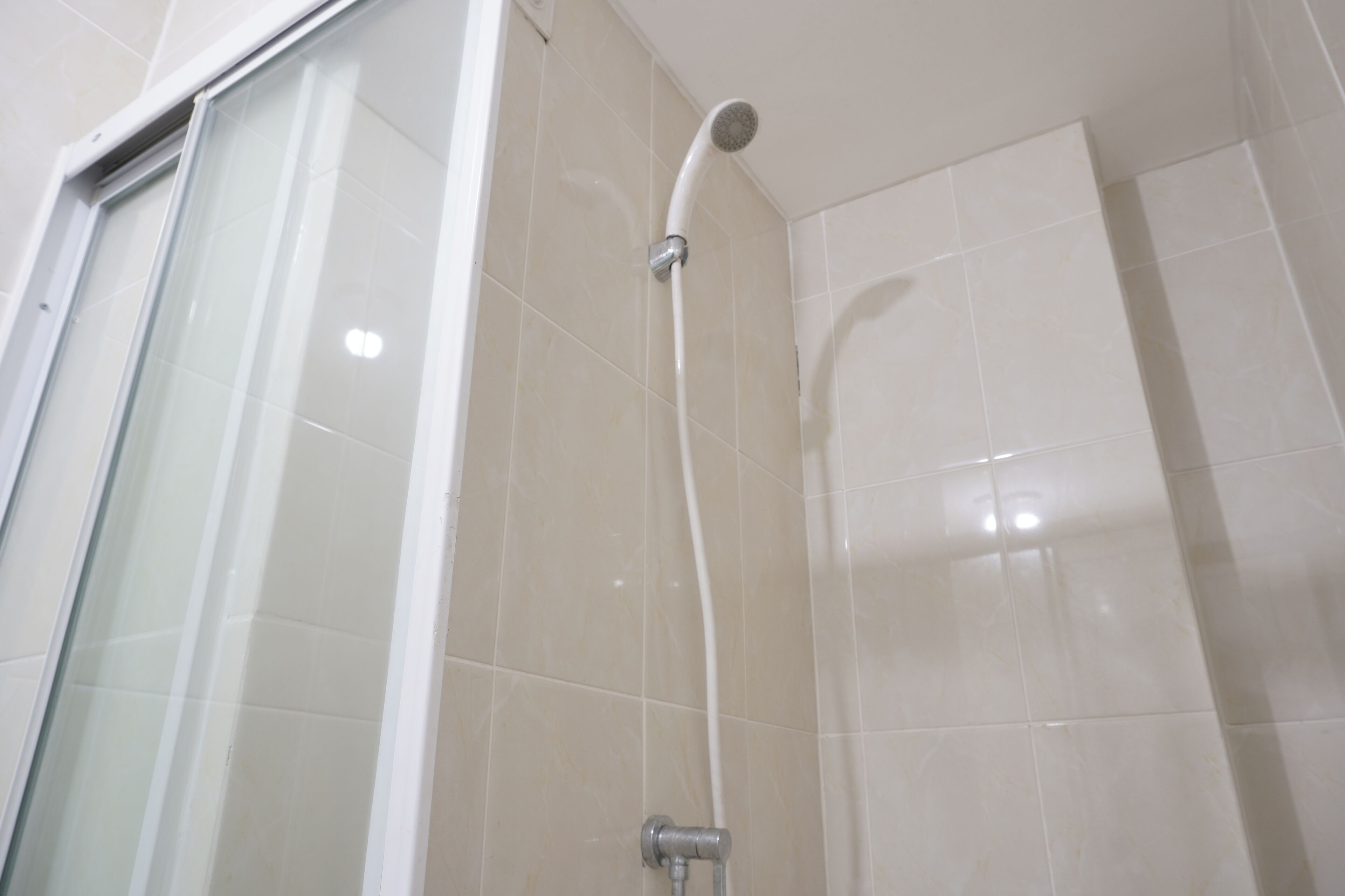 Room | Bathroom | Shower, free toiletries, towels