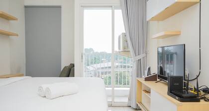 Fancy And Nice Studio At Skylounge Tamansari Apartment