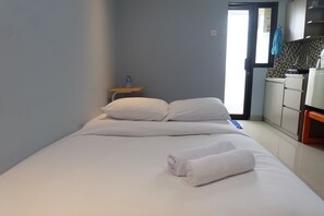 1 bedroom, free WiFi, bed sheets - Nice And Strategic Studio Kebagusan City Apartment (Jakarta)