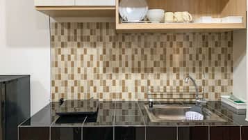 Fridge, stovetop, cookware/dishes/utensils