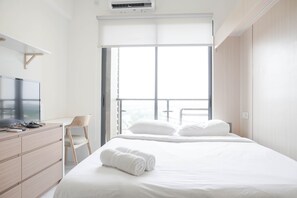 1 bedroom, free WiFi, bed sheets - Warm And Cozy Stay Studio At Sky House Bsd Apartment (Pagedangan)