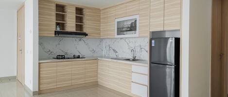 Kamar | Dapur pribadi | Lemari es, kompor, dan peralatan masak/sendok-piring