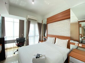 Room | Free WiFi, bed sheets