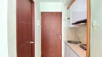 Fridge, stovetop, cookware/dishes/utensils