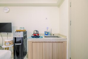 Private kitchen - Simply And Homey Studio Meikarta Apartment (Cikarang)