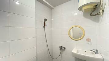 Room | Bathroom | Shower, free toiletries, towels, soap
