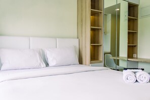 1 bedroom, free WiFi, bed sheets - Studio With Cozy Design At Sky House Bsd Apartment (Pagedangan)