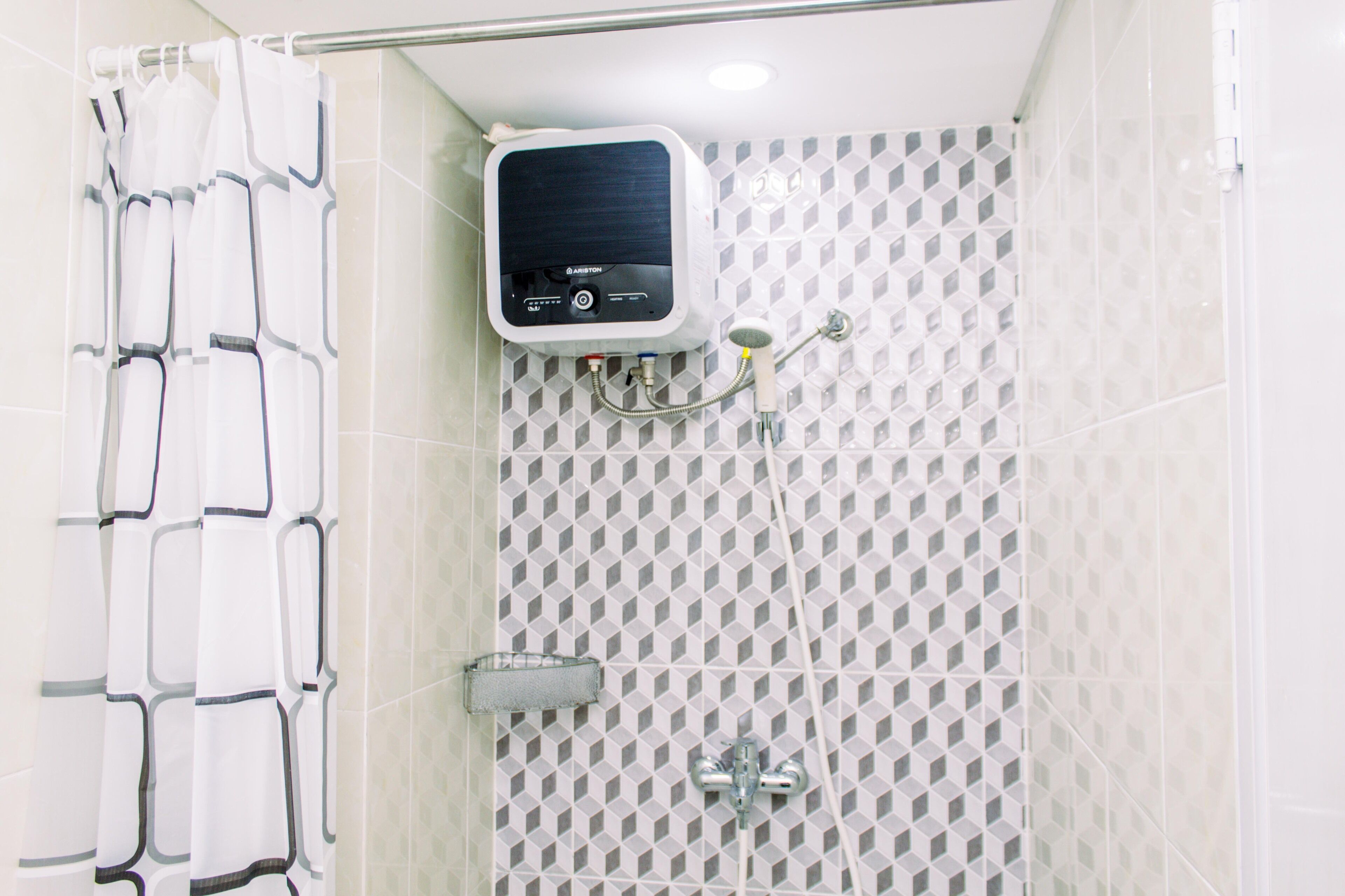 Habitación | Baño | Ducha, artículos de higiene personal gratuitos y toallas