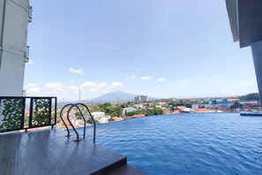 Utomhuspool