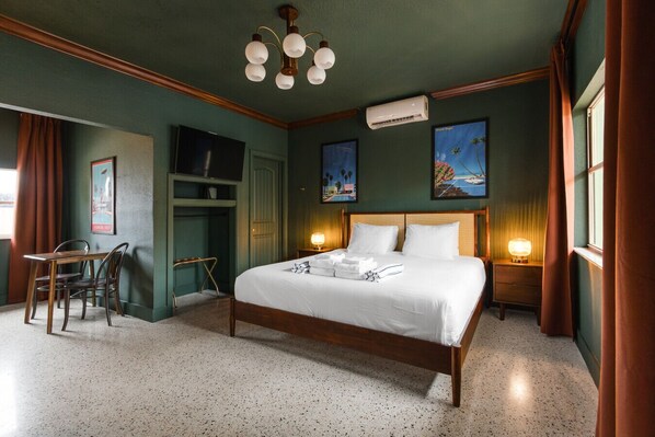 1 bedroom, desk, iron/ironing board, WiFi