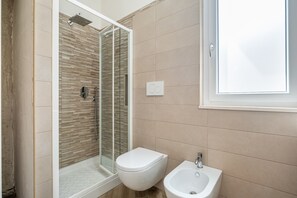 Dusche, Bidet