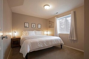 4 habitaciones, tabla de planchar con plancha y cuna de viaje 