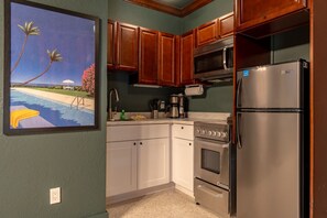 Fridge, microwave, oven, stovetop - 119 · ☀Pool✔ Kitchen✔ Beach✔ Self Checkin✔ Free Parking✔ (Clearwater)