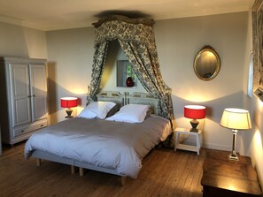 4 bedrooms, desk, iron/ironing board, travel crib - 19th century residence - Alpes Mancelles (Rouessé-Vassé)