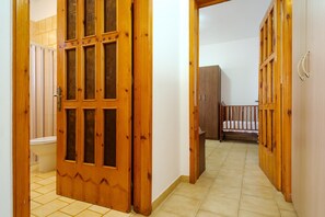 1 camera, ferro/asse da stiro, Wi-Fi, lenzuola