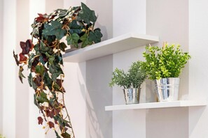 Interior detail - Holiday Apartment 'New Casa Ilaria' near Center with Garden & Wi-Fi (Torri del Benaco)