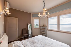 2 bedrooms, free WiFi, bed sheets - Holiday Home 'Sweet Home Anna' with Lake View, Garden & Wi-Fi (Torri del Benaco)