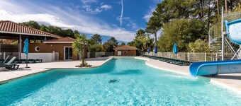Chalet 'Bois lac de Biscarrosse' con piscina riscaldata, giardino privato e Wi-Fi