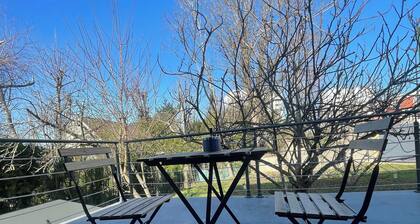 Holiday Home 'La Casa De Lové Suite Jacuzzi' with Private Garden and Wi-Fi