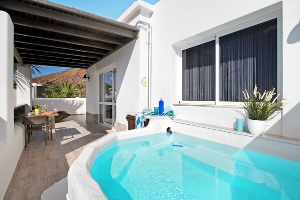 Bain à remous extérieur