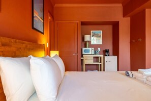 1 chambre, fer et planche à repasser, Wi-Fi, draps fournis