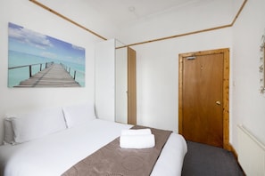 3 bedrooms, iron/ironing board, WiFi, bed sheets - Spacious Apartment in the Old Town (Edinburgh)