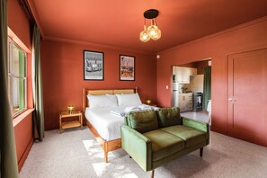 1 bedroom, desk, iron/ironing board, WiFi