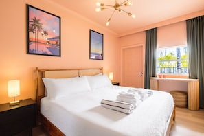 1 habitación, escritorio, tabla de planchar con plancha y wifi 