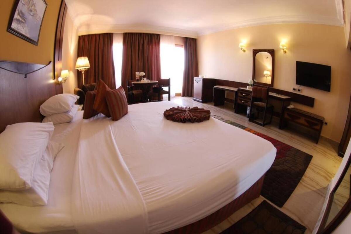 Minibar, in-room safe, blackout drapes, iron/ironing board (on request)