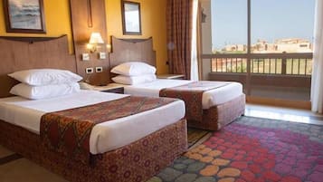 Deluxe Double or Twin Room, 1 Bedroom, Smoking, Canal View | 1 bedroom, minibar, in-room safe, blackout drapes