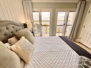 2 camere, una scrivania, ferro/asse da stiro, culla da viaggio