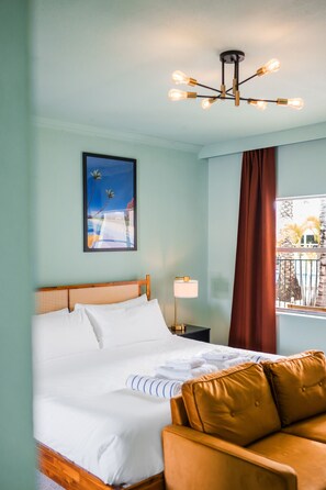 1 bedroom, desk, iron/ironing board, WiFi