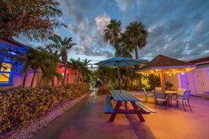 Outdoor dining - 125 · ☀Pool✔ Kitchen✔ Beach✔ Self Checkin✔ Free Parking✔ (Clearwater)