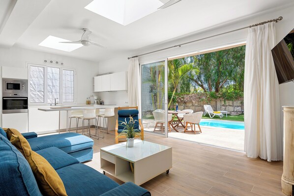 Televisión y reproductor de DVD 