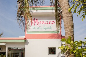 Exterior detail - 127 · ☀Pool✔ Kitchen✔ Beach✔ Self Checkin✔ Free Parking✔ (Clearwater)