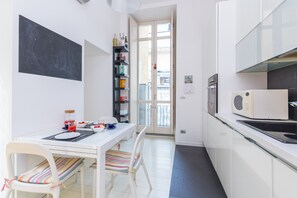 Fridge, microwave, oven, dishwasher