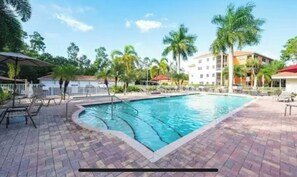 Outdoor pool, a heated pool - US Open Pickleball Stay - 3 Masters - Walkable Location (Naples)