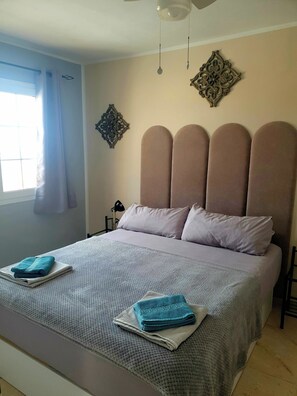 1 chambre, coffres-forts dans les chambres, fer et planche à repasser