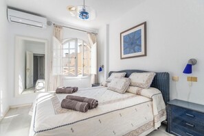 2 chambres, fer et planche à repasser, Wi-Fi gratuit, draps fournis