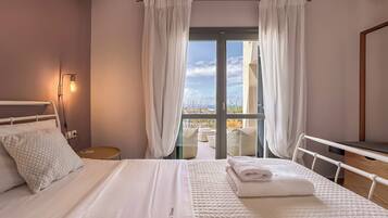 3 bedrooms, premium bedding, iron/ironing board, free WiFi