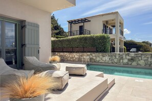 Outdoor pool - YaChara Villa (Platanias)