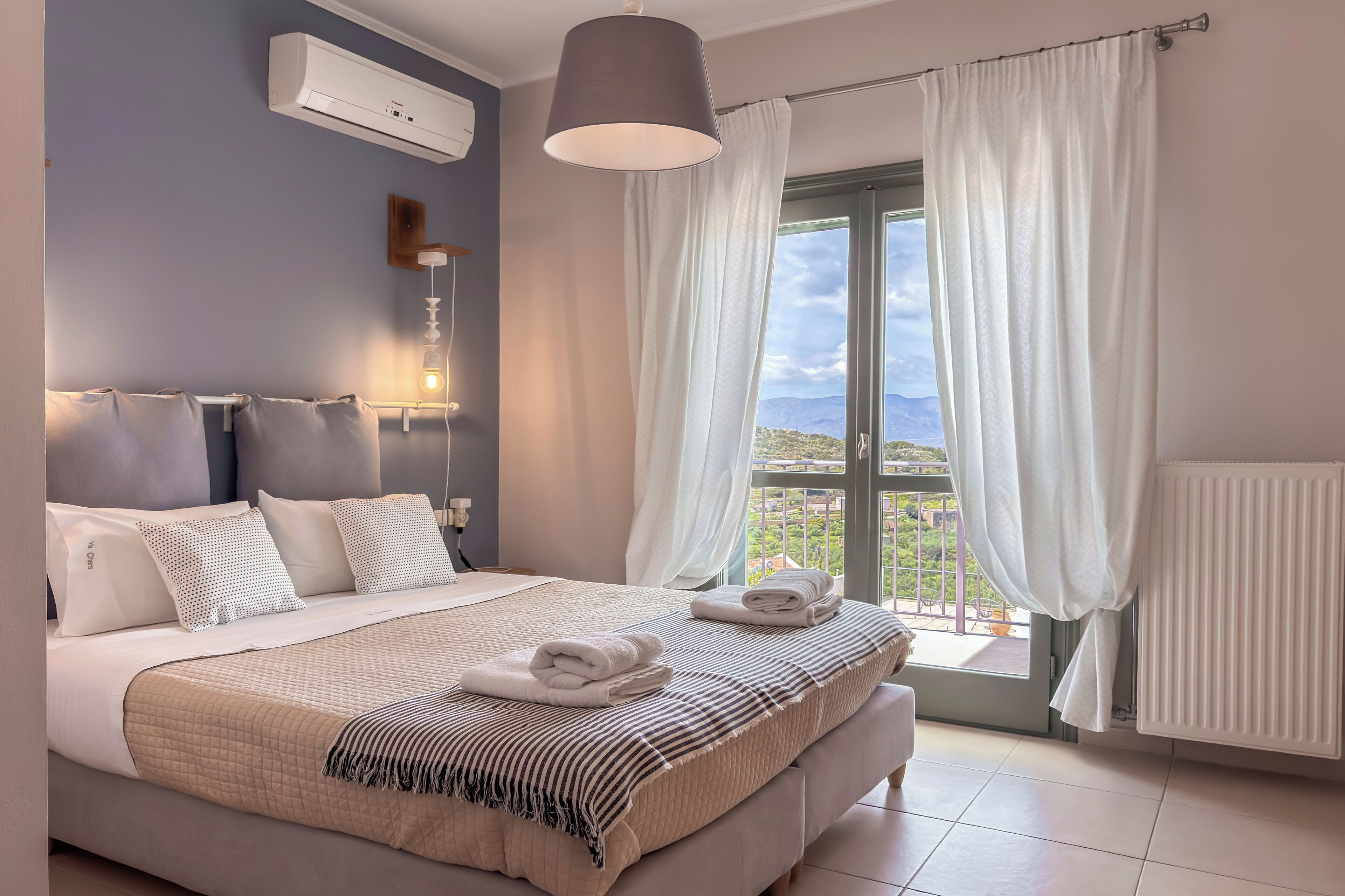 3 bedrooms, premium bedding, iron/ironing board, free WiFi