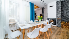 House (Sarnia 37) | Living area