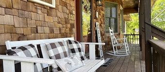 Spacious family Lodge with solar heated pool, hot tub, fire pit and EV charger.