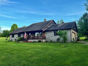 Exterior - Spacious family Lodge with solar heated pool, hot tub, fire pit and EV charger. (Nicholasville)