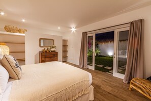 5 bedrooms, in-room safe, free WiFi, bed sheets - 5Bdr Pool Villa walking distance from beach (Seminyak)