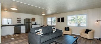 Fort Mohave charming home/perfect desert getaway