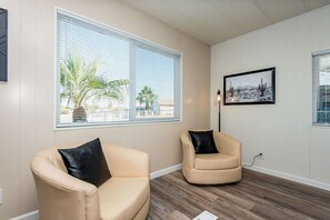 Smart TV - Fort Mohave charming home/perfect desert getaway (Fort Mohave)