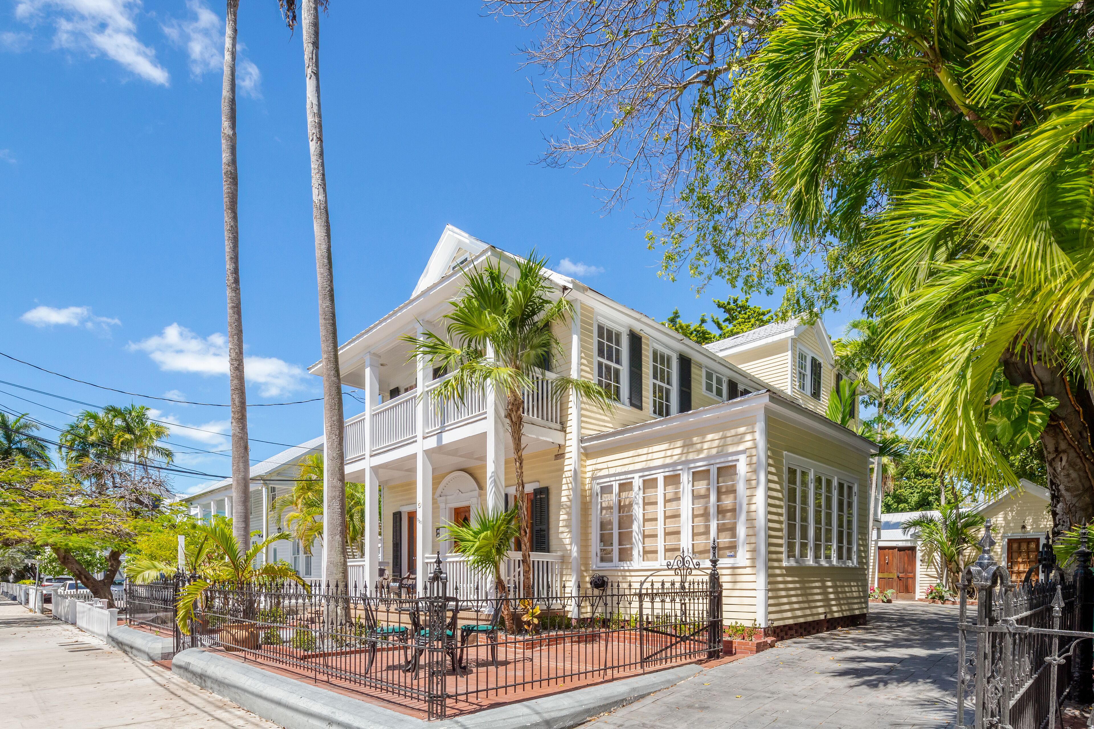 CLASSIC KEY WEST - Grand home in Old Town location